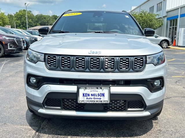 Used 2025 Jeep Compass Limited AWD/4WD image 2