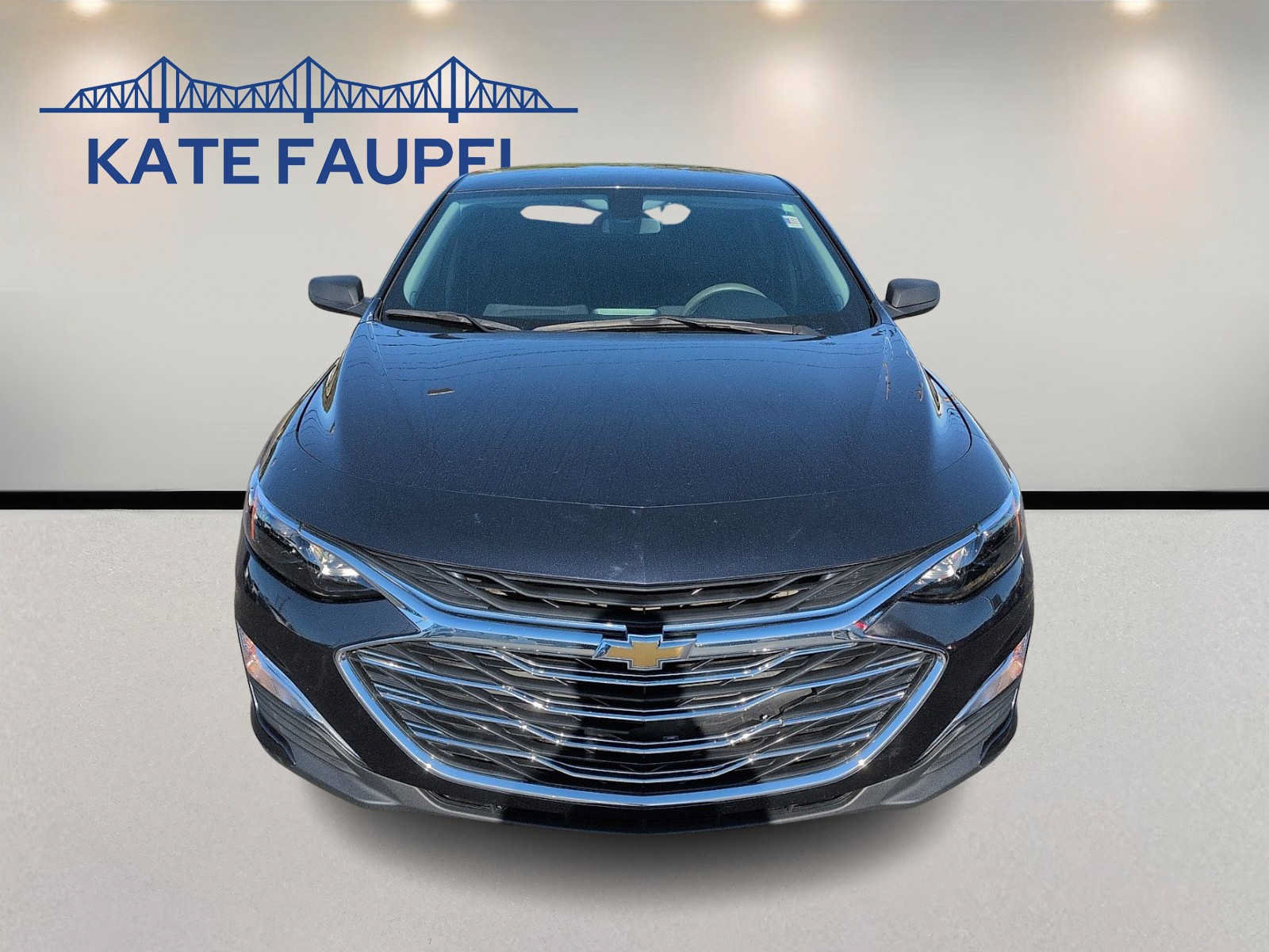 Used 2022 Chevrolet Malibu LS FWD image 2