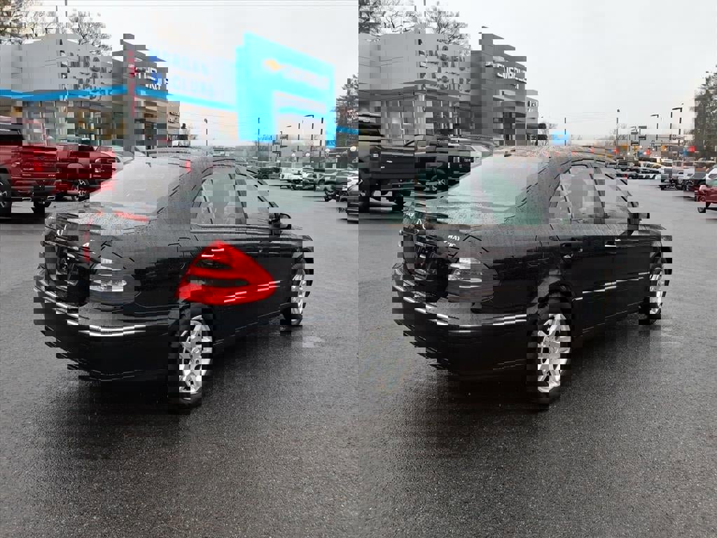 Used 2005 Mercedes-Benz E 320 4MATIC Sedan image 8