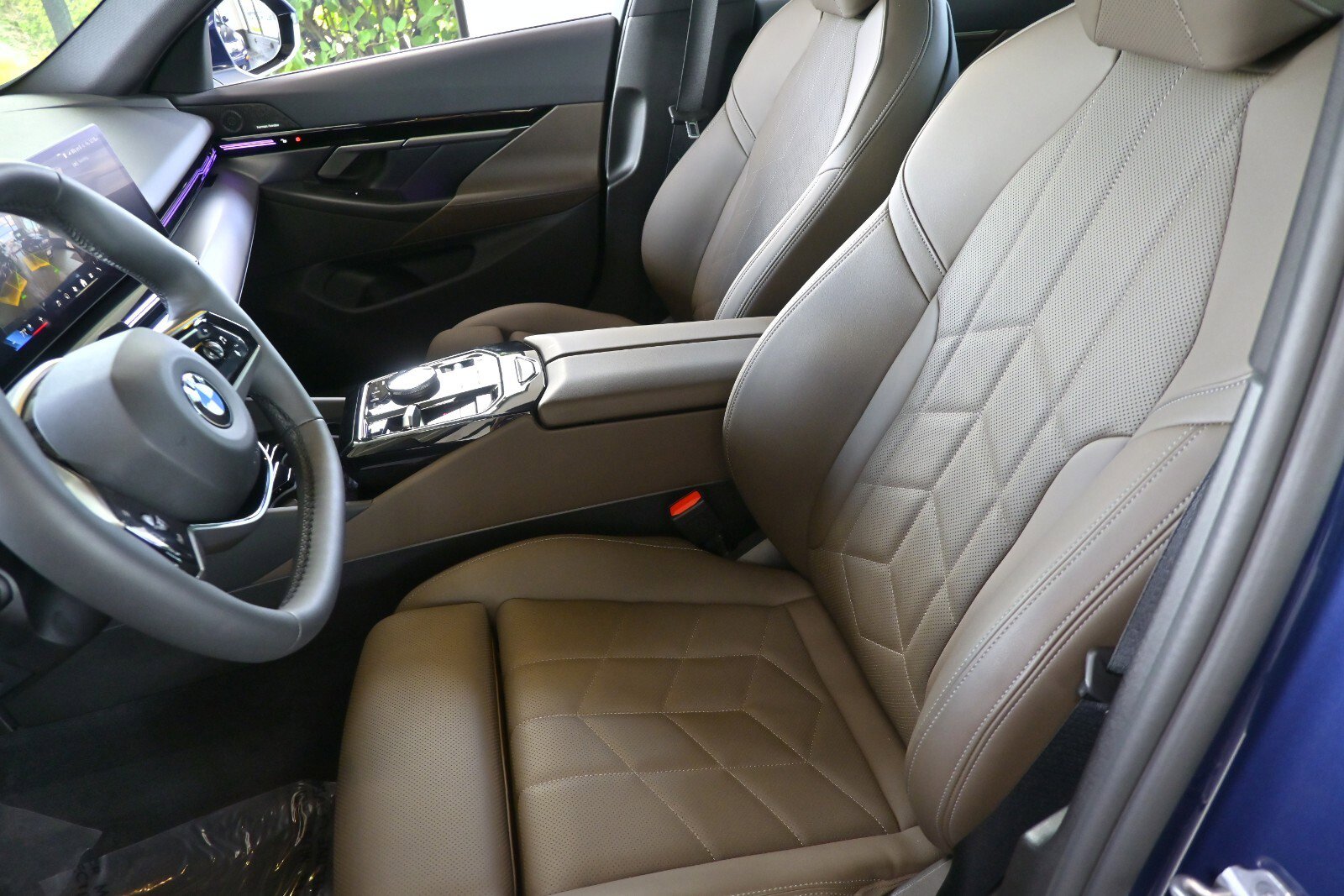 Used 2025 BMW 530i xDrive image 10