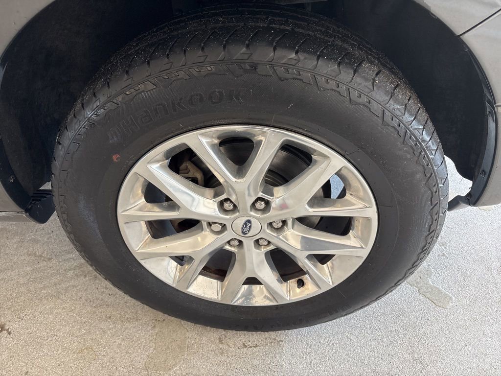 Used 2017 Ford Expedition Limited w/ Equipment Group 301A image 32