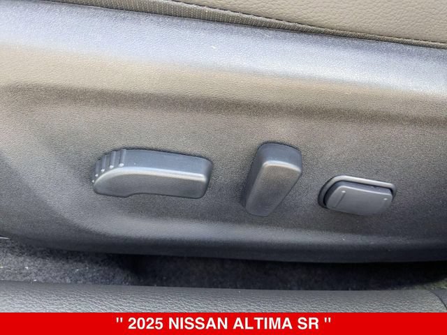 New 2025 Nissan Altima 2.5 SR w/ SR Premium Package FWD image 13