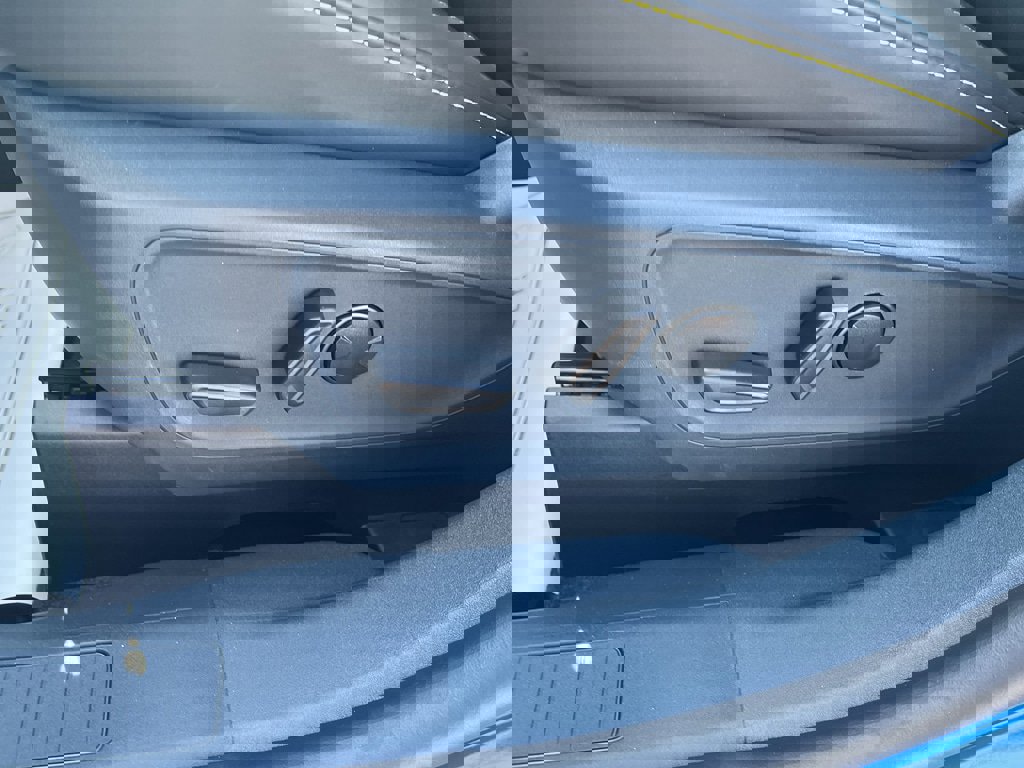 New 2025 Ford Maverick Lobo image 18