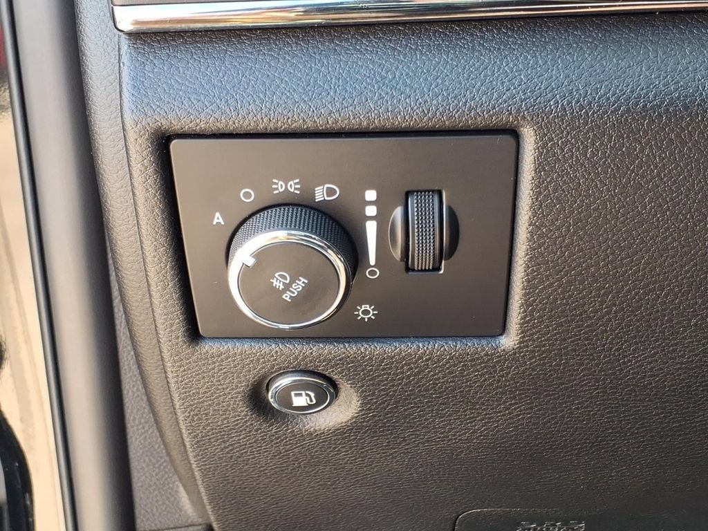 Used 2018 Jeep Grand Cherokee High Altitude AWD/4WD image 18