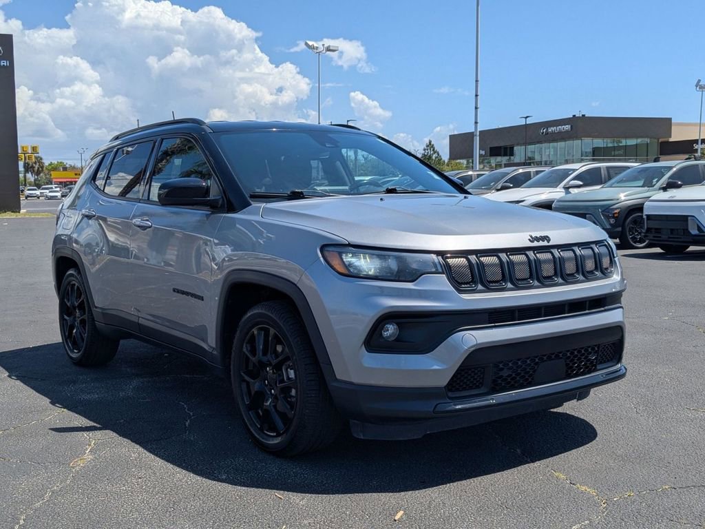 Used 2022 Jeep Compass Altitude w/ Convenience Group image 3
