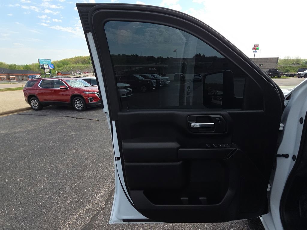 Used 2025 GMC Sierra 2500 Pro AWD/4WD image 13