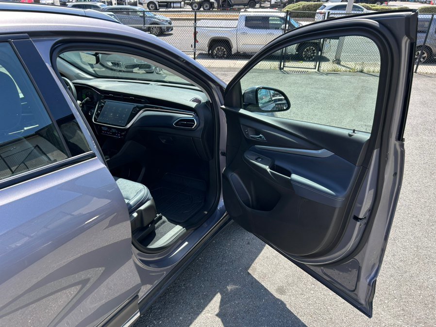 Used 2023 Chevrolet Bolt EUV Premier FWD image 37