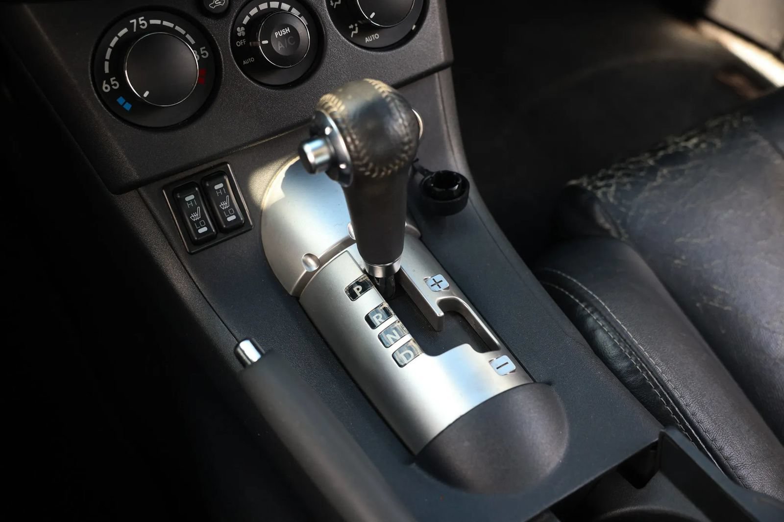 Used 2009 Mitsubishi Eclipse GT FWD image 33