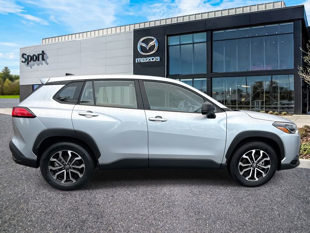 Used 2025 Toyota Corolla Cross AWD Hybrid image 2