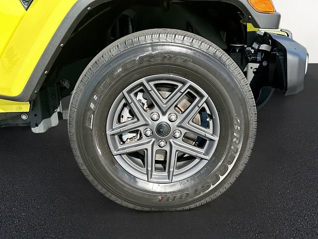 Used 2024 Jeep Gladiator Sport image 30