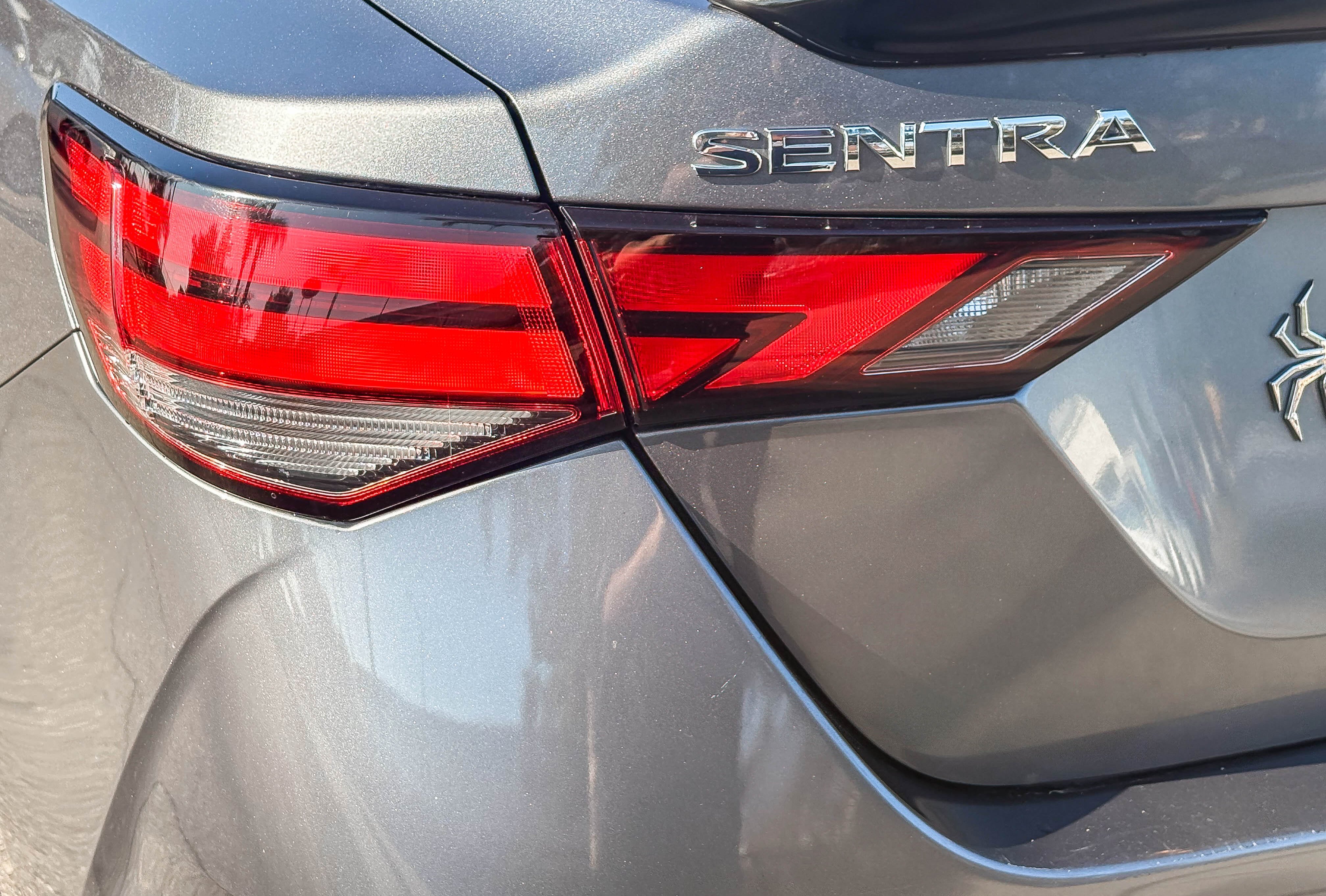 Used 2021 Nissan Sentra SR FWD image 9