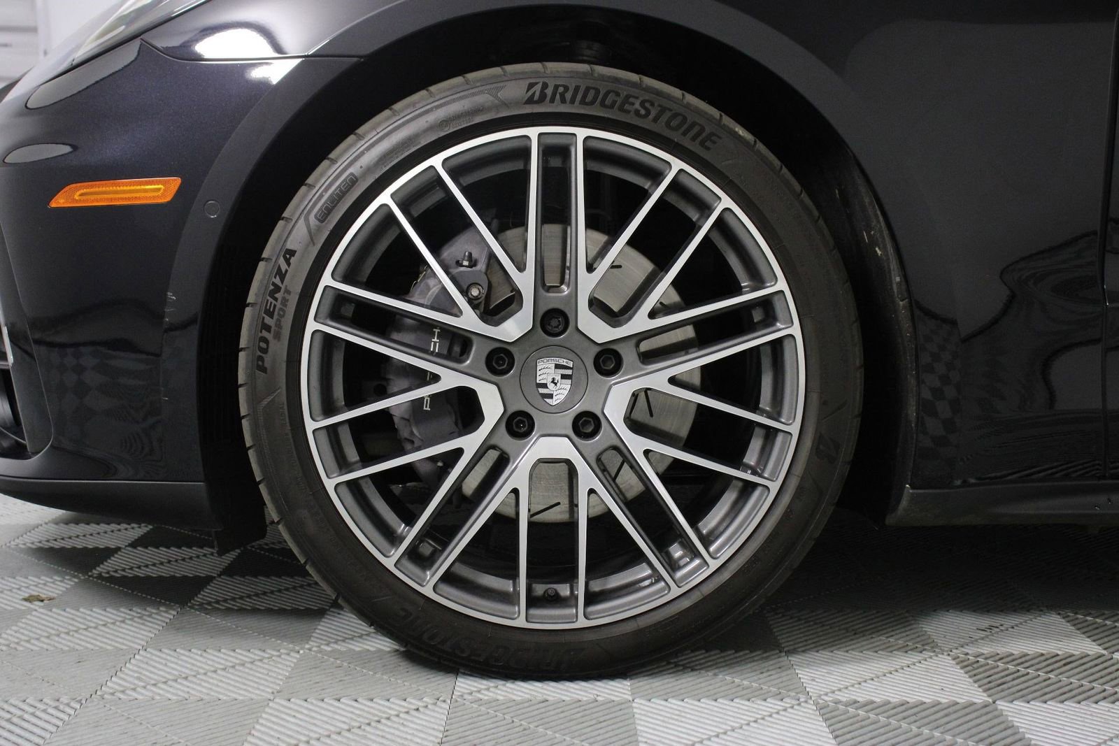 Certified 2025 Porsche Panamera image 30