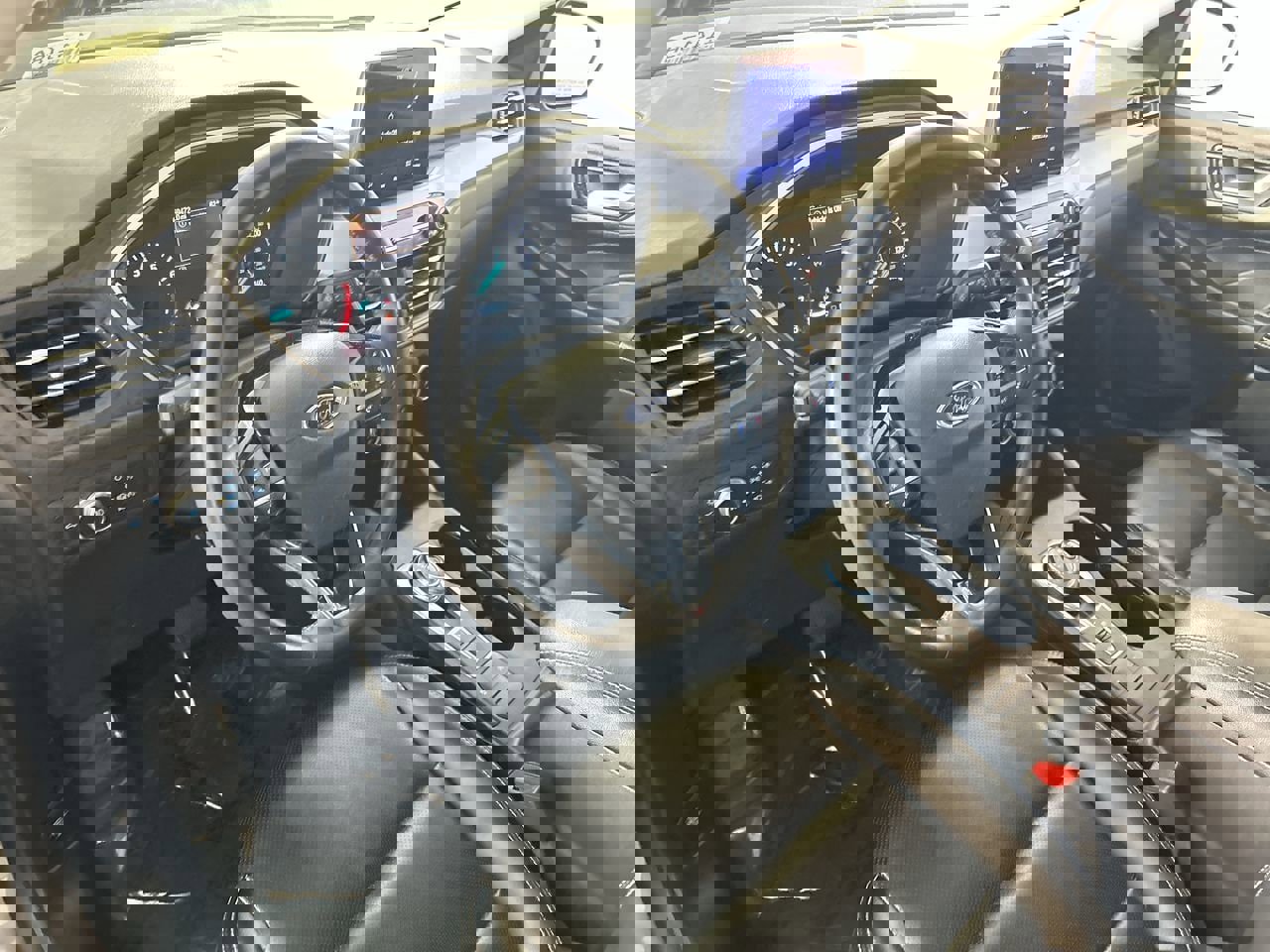 Used 2022 Ford Escape SEL image 11