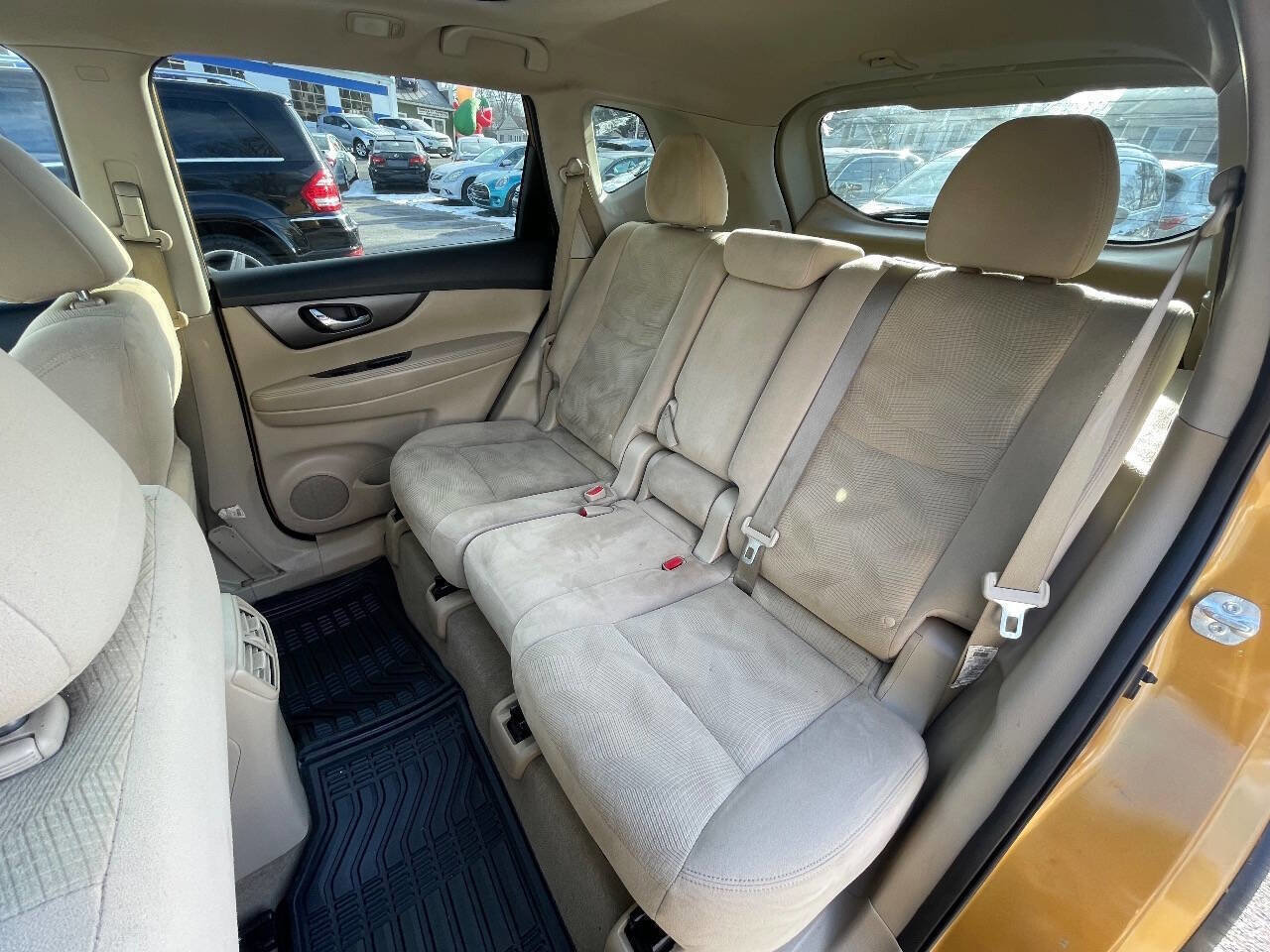 Used 2015 Nissan Rogue SV w/ SV Moonroof Package image 27