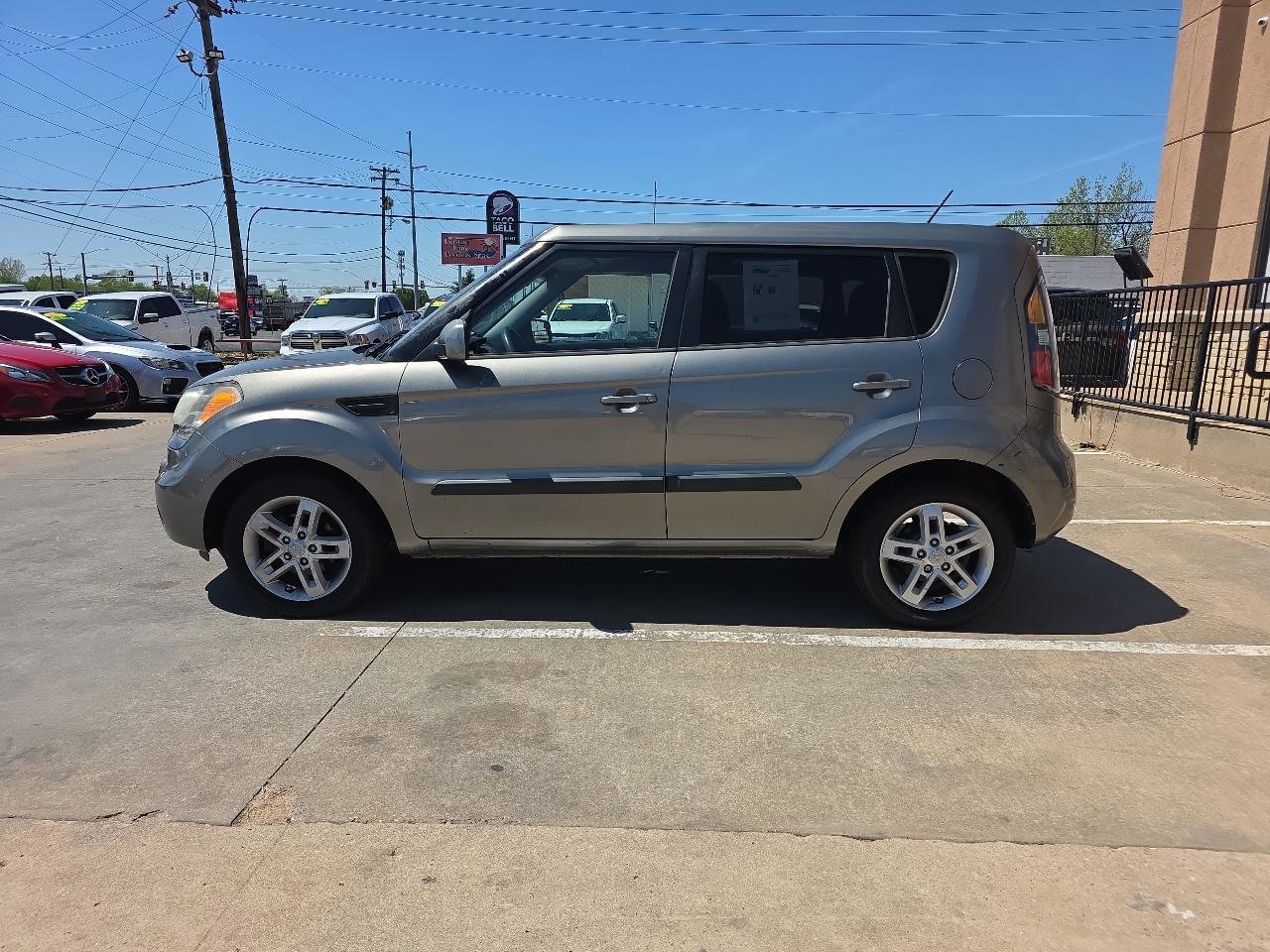 Used 2011 Kia Soul + w/ Audio Pkg image 8