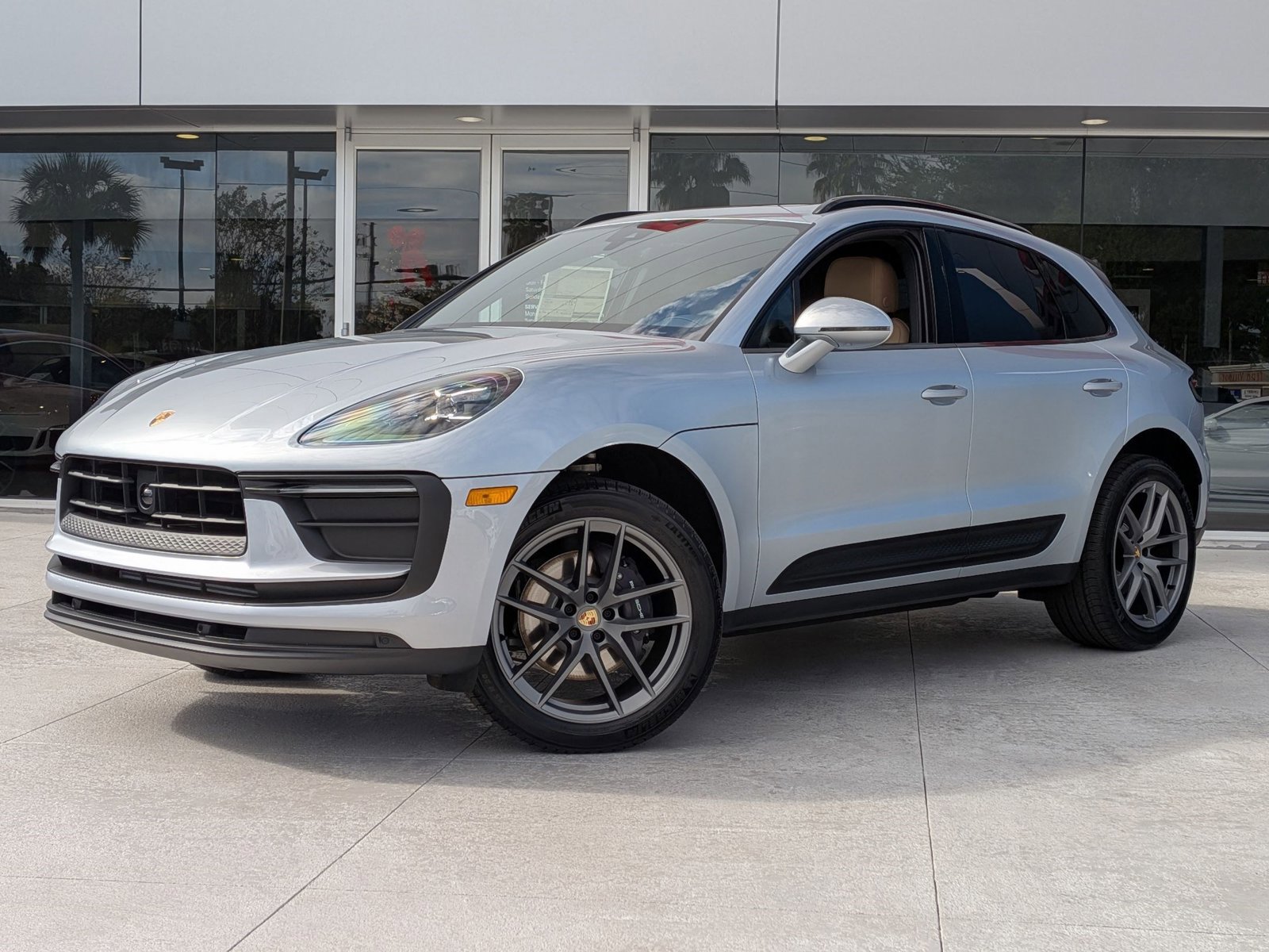 New 2026 Porsche Macan image 1