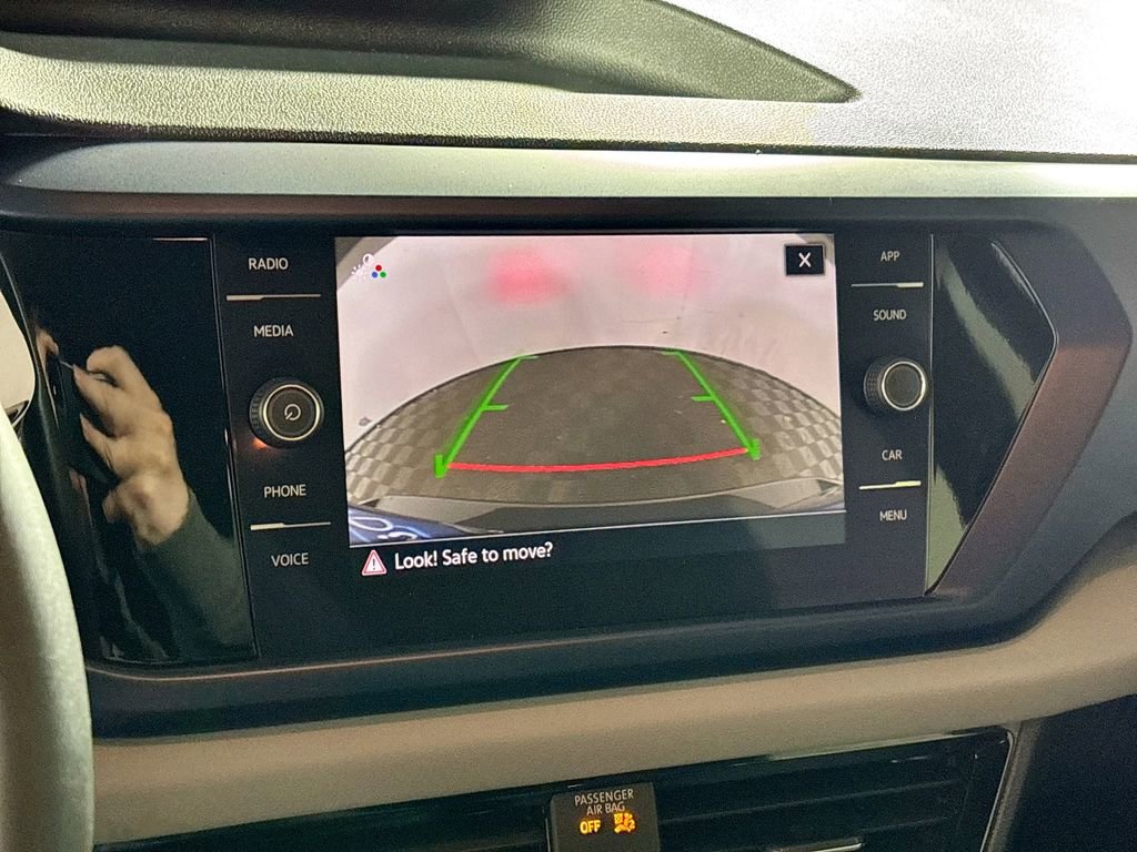 Certified 2022 Volkswagen Taos SE image 16