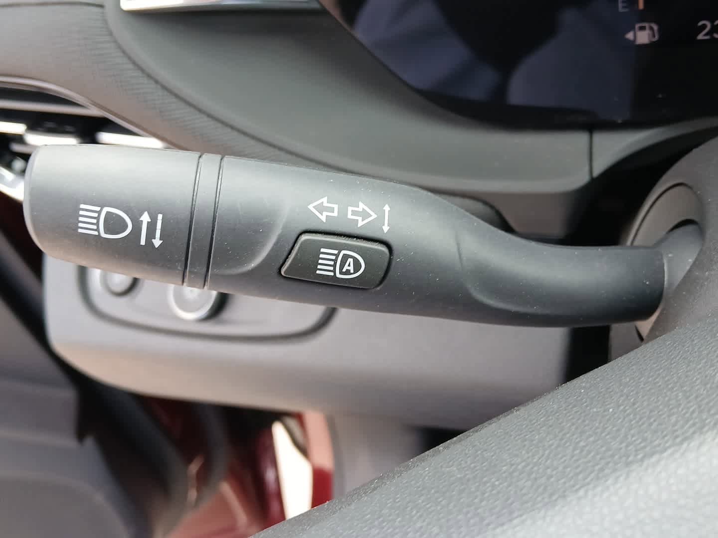Used 2025 Buick Envista Sport Touring FWD image 31