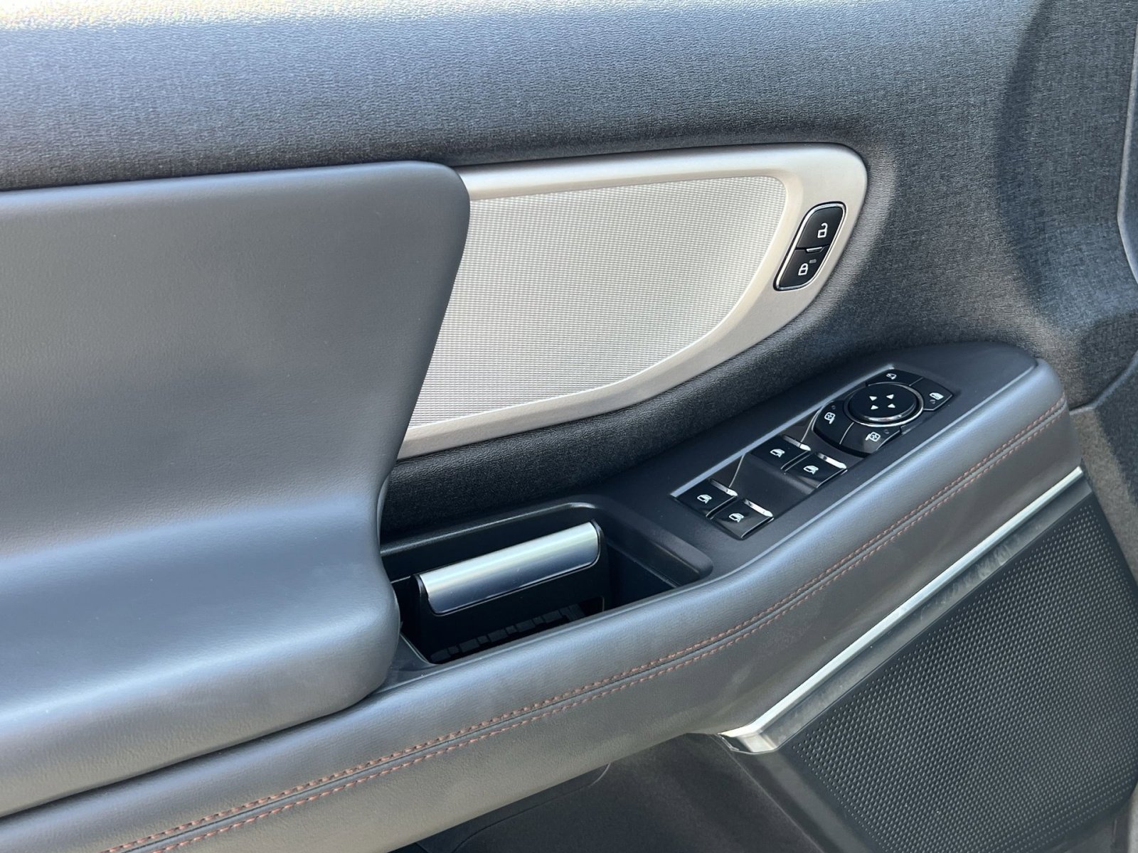 Certified 2025 Ford Expedition Max Active AWD/4WD image 23