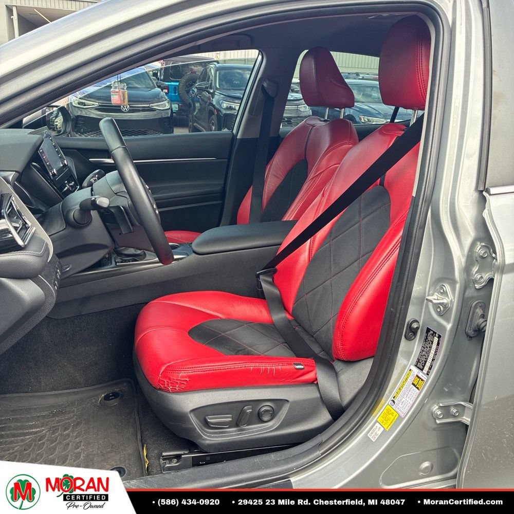 Used 2023 Toyota Camry SE FWD image 11