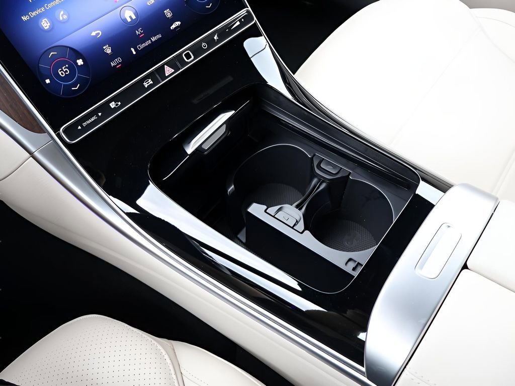 Certified 2025 Mercedes-Benz C 300 4MATIC Sedan image 28