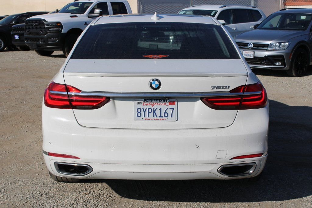 Used 2018 BMW 750i image 5