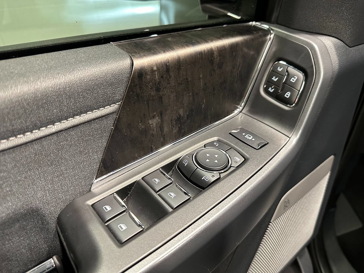 Used 2024 Ford F250 Lariat w/ Lariat Ultimate Package AWD/4WD image 30