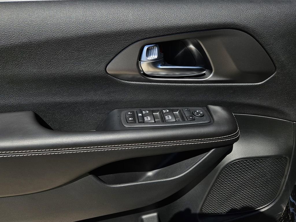 New 2026 Chrysler Voyager LX FWD image 16