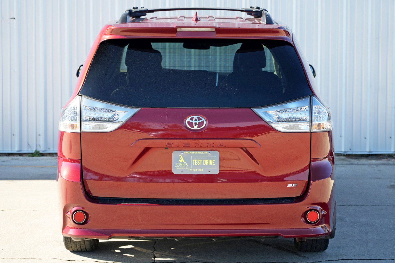 Used 2019 Toyota Sienna SE w/ Carpet Mat Package FWD image 45