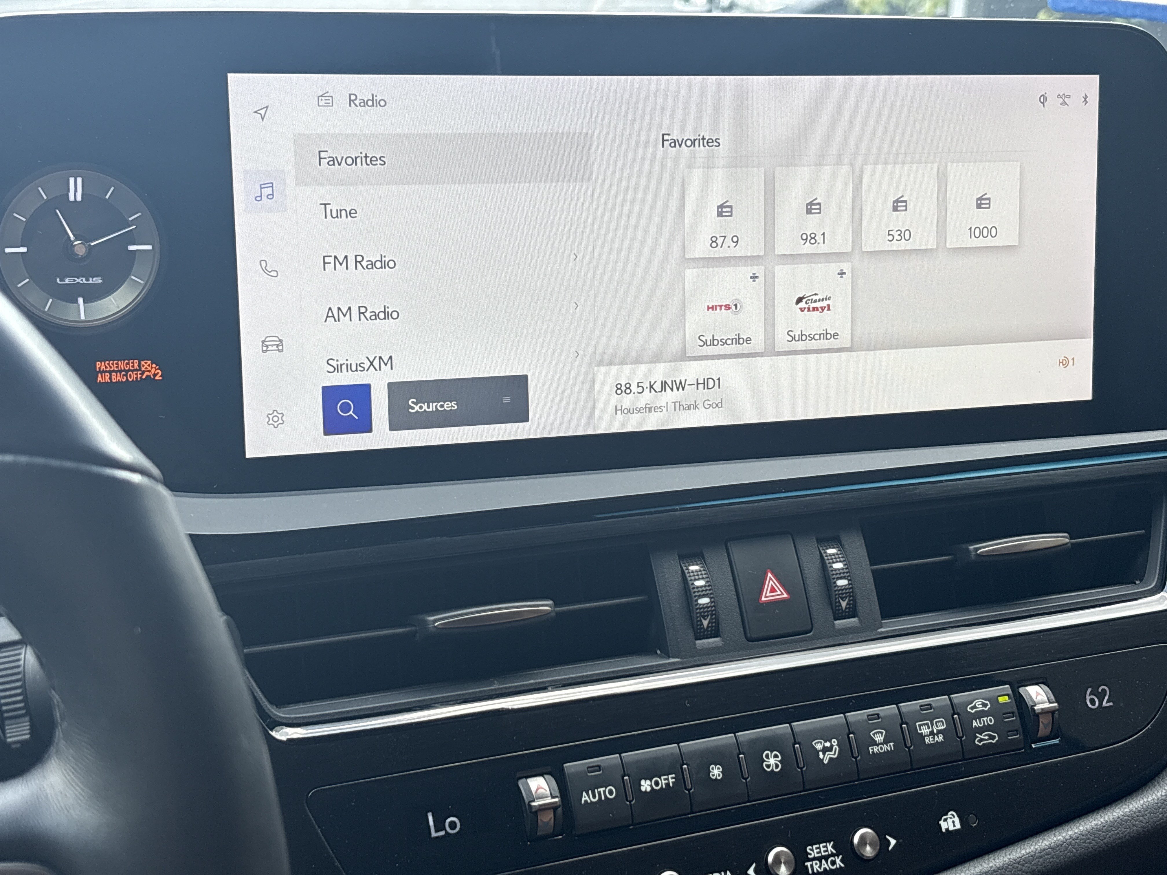 Used 2024 Lexus ES 300h w/ Premium Package FWD image 23