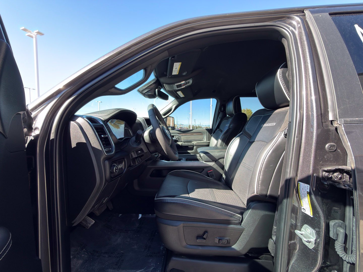 Used 2025 RAM 2500 Laramie w/ Night Edition AWD/4WD image 3
