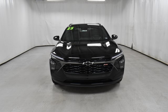 Used 2025 Chevrolet Trax RS w/ Driver Confidence Package image 4