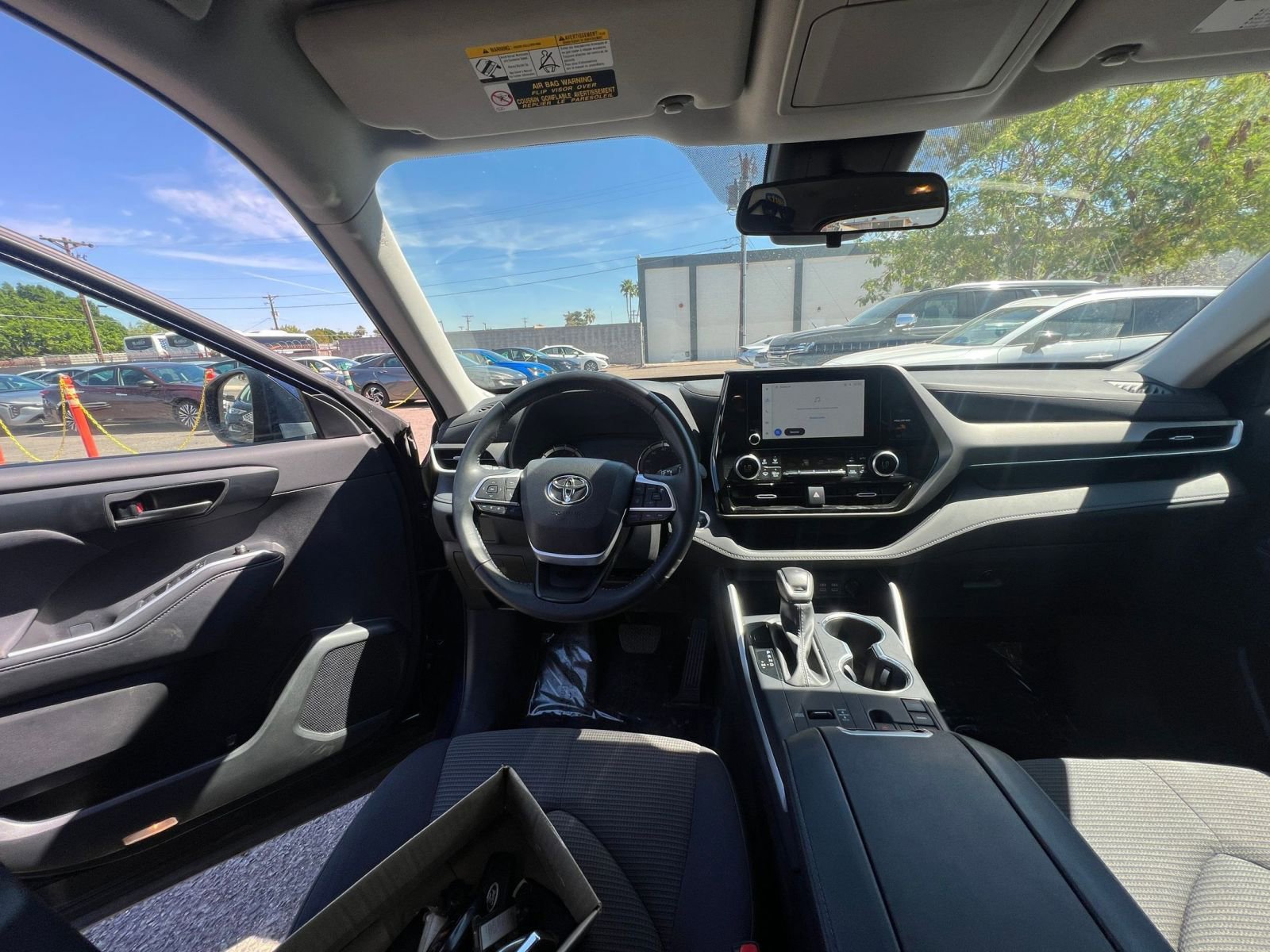 Used 2025 Toyota Highlander LE image 36