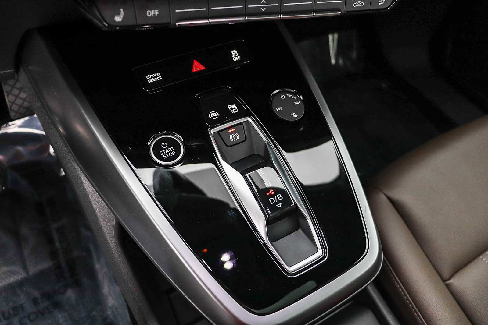 Used 2023 Audi Q4 e-tron Prestige image 24