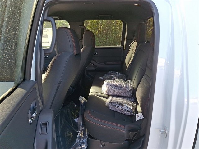 New 2025 Nissan Frontier PRO-4X w/ Black Accent Package image 6