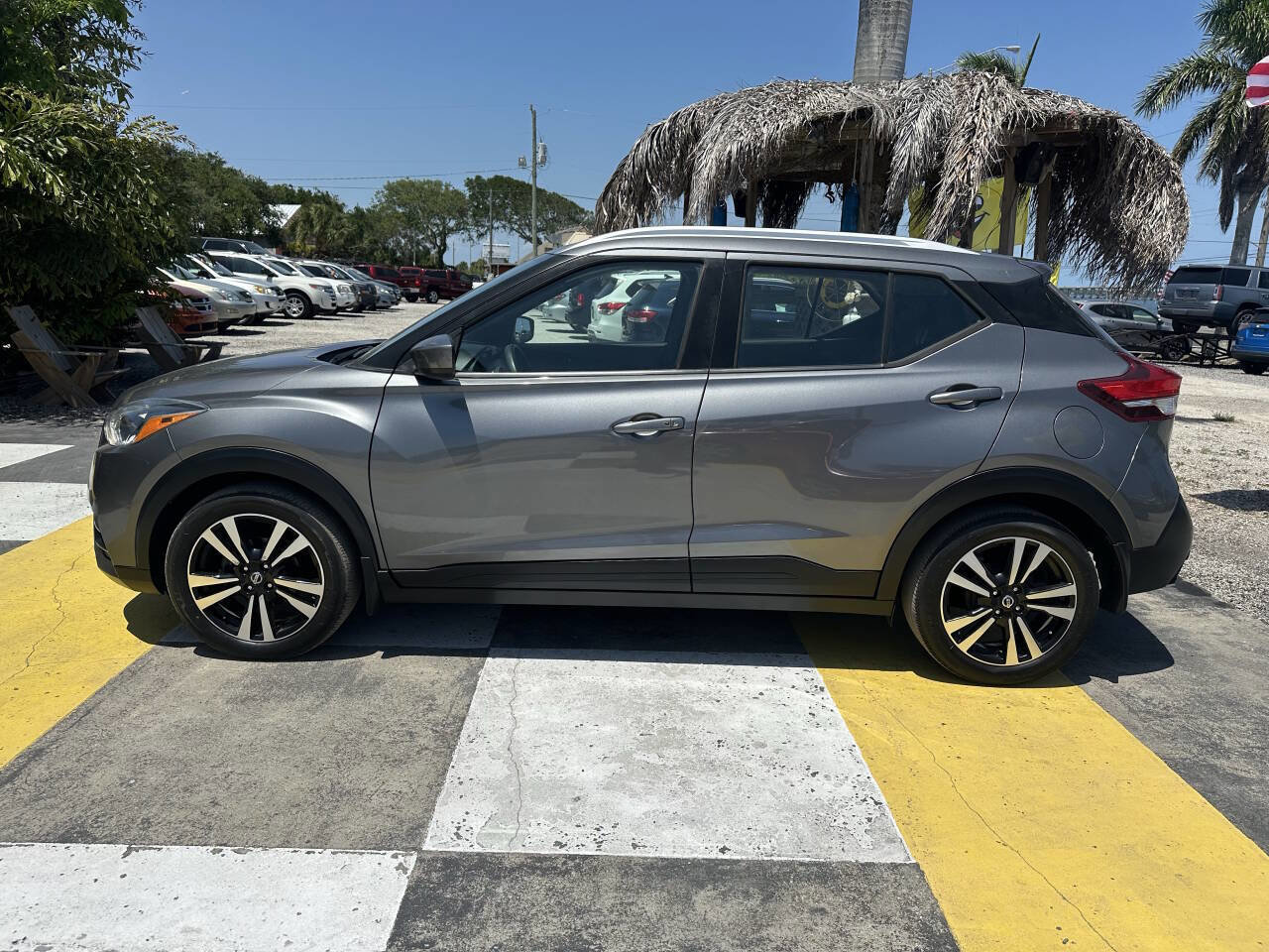 Used 2019 Nissan Kicks SV FWD image 9