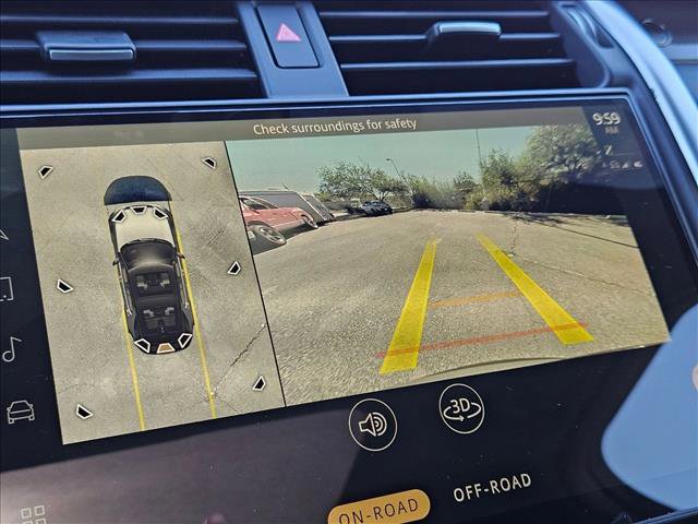 Used 2024 Land Rover Discovery Metropolitan Edition image 13