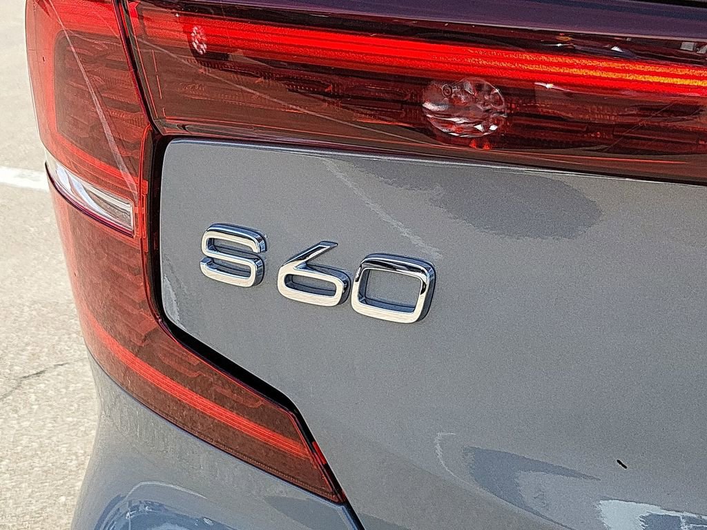 Used 2024 Volvo S60 B5 Core image 30
