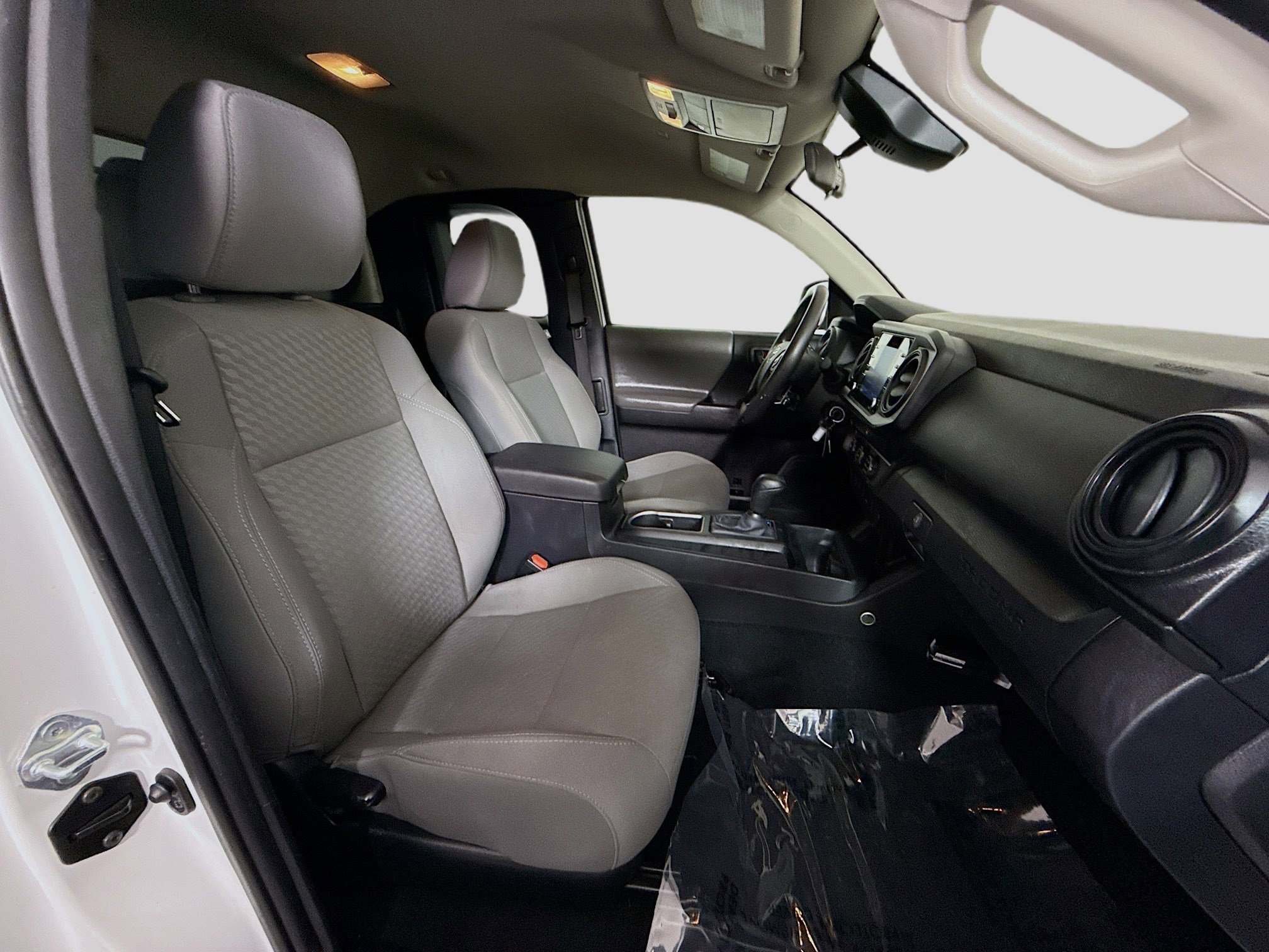 Used 2022 Toyota Tacoma SR image 28