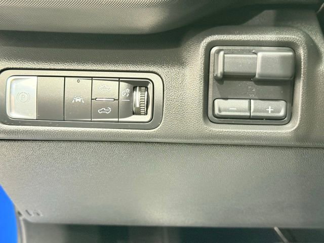 Used 2025 Chevrolet Silverado EV LT image 32