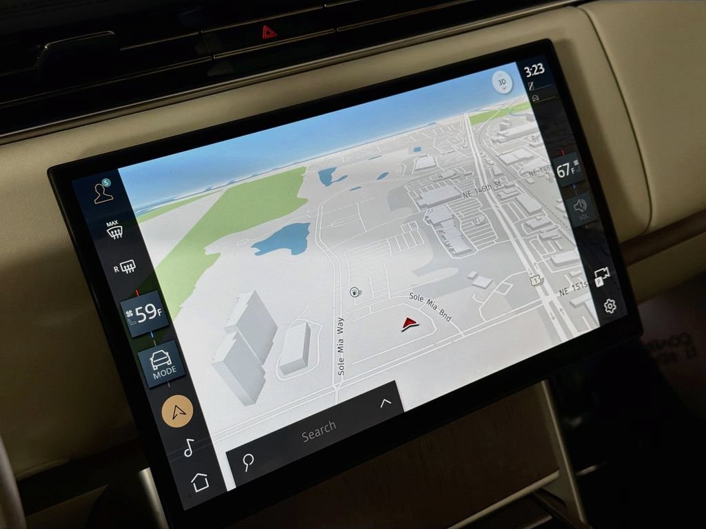 Certified 2025 Land Rover Range Rover SE AWD/4WD image 13