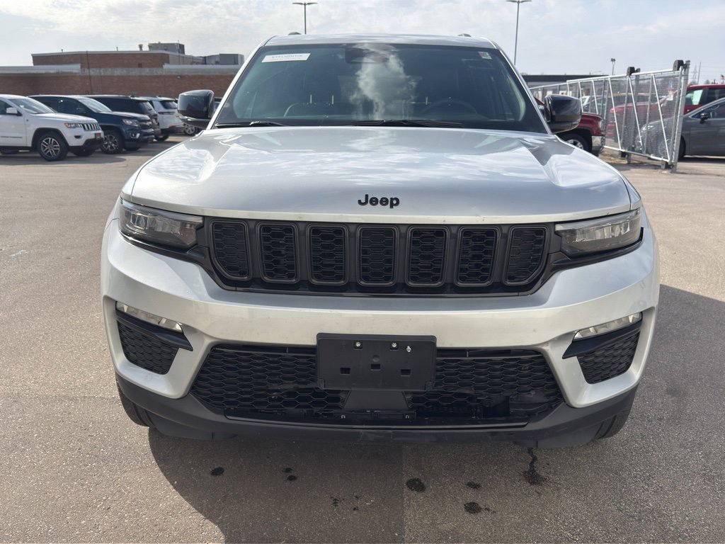 Used 2025 Jeep Grand Cherokee Limited w/ Black Appearance Package image 2