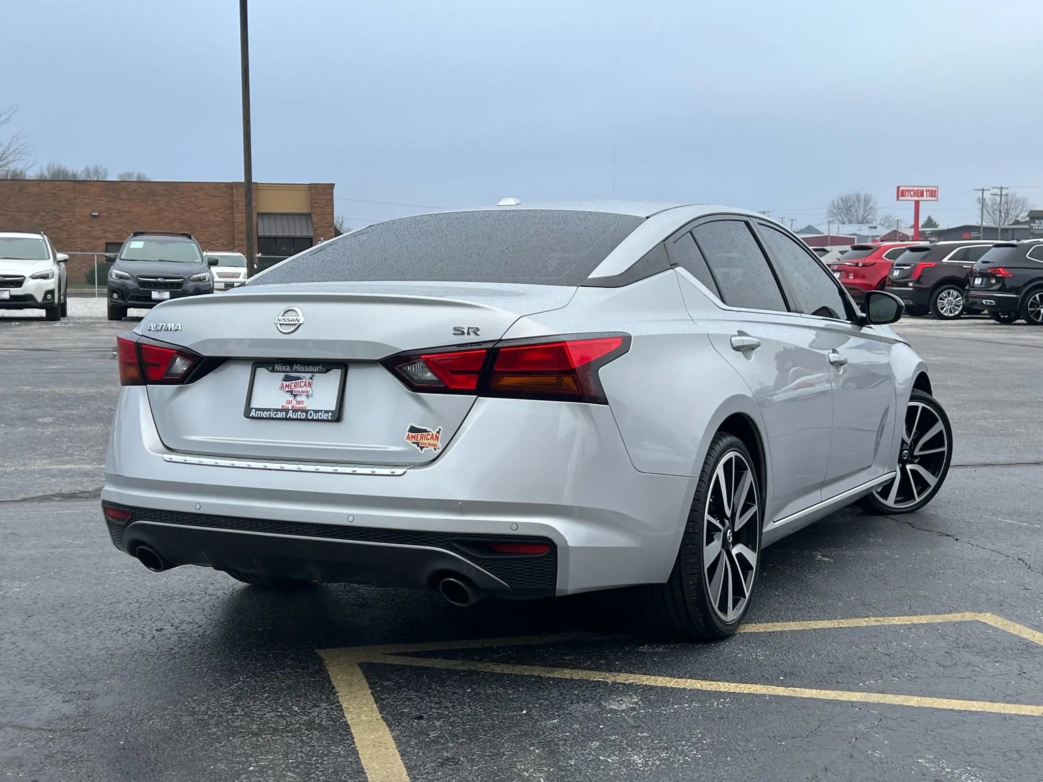 Used 2021 Nissan Altima 2.5 SR image 2