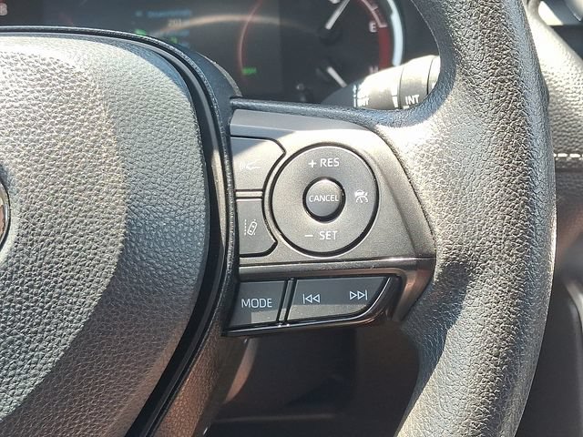 Used 2025 Toyota RAV4 XLE AWD/4WD image 21
