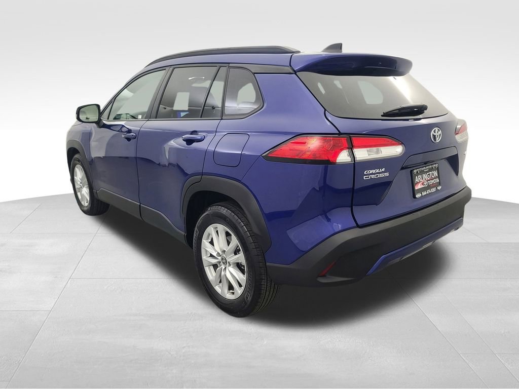 Used 2025 Toyota Corolla Cross LE image 7