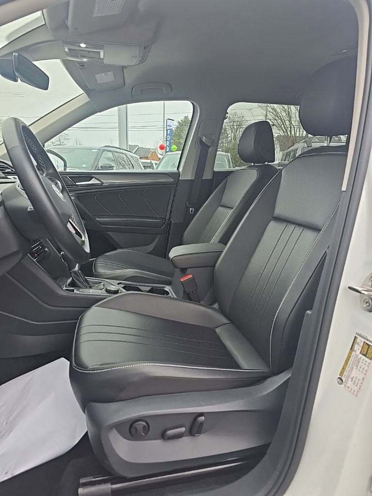 Used 2024 Volkswagen Tiguan SE image 16
