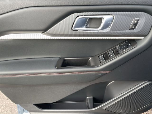 New 2026 Ford Explorer ST-Line w/ ST-Line Street Pack image 13