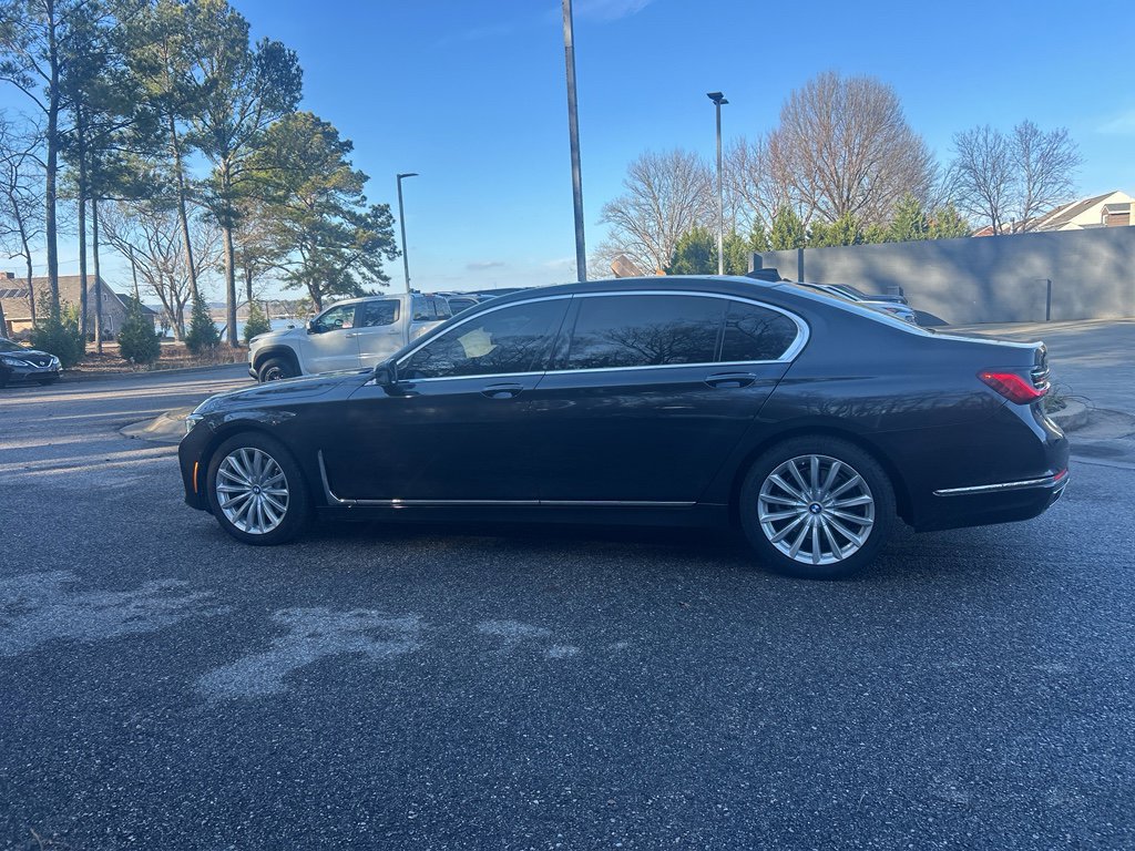 Used 2022 BMW 740i xDrive w/ Premium Package image 6