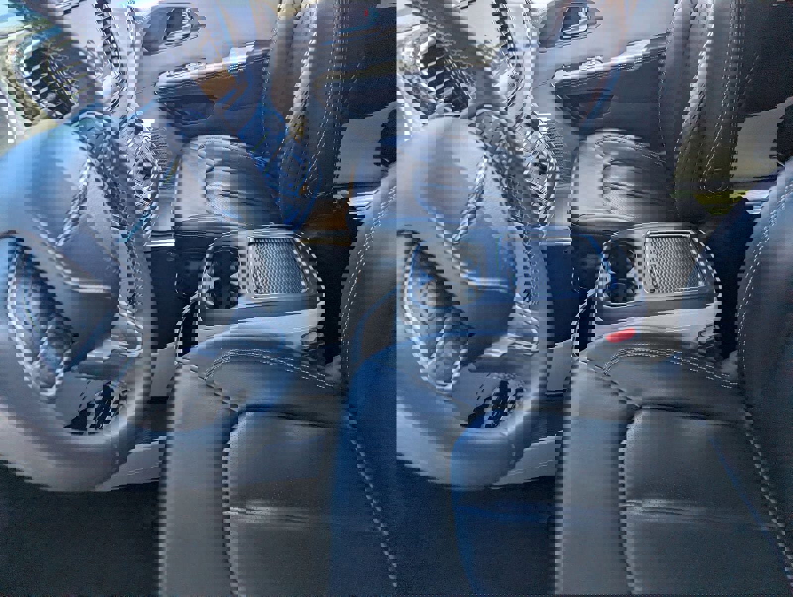 Used 2023 Chrysler Pacifica Touring-L image 17