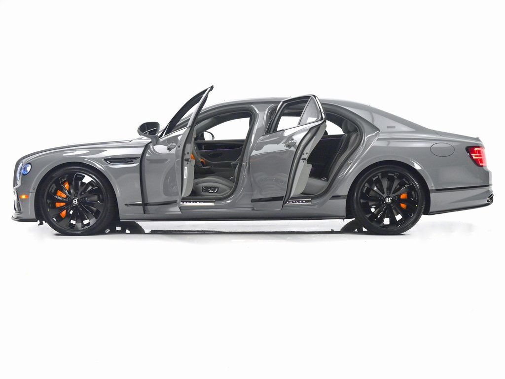 Used 2025 Bentley Flying Spur Plug-In Hybrid AWD/4WD image 39